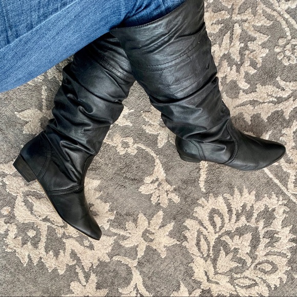 Steve Madden Shoes - Steve Madden boots size 10.